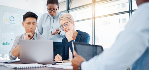 Comment créer une alerte par lot sur Finance et Operations ?